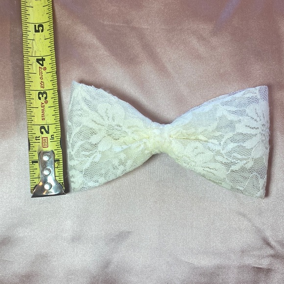 9/$50 White Lace Bow Hair Clip - Picture 3 of 5